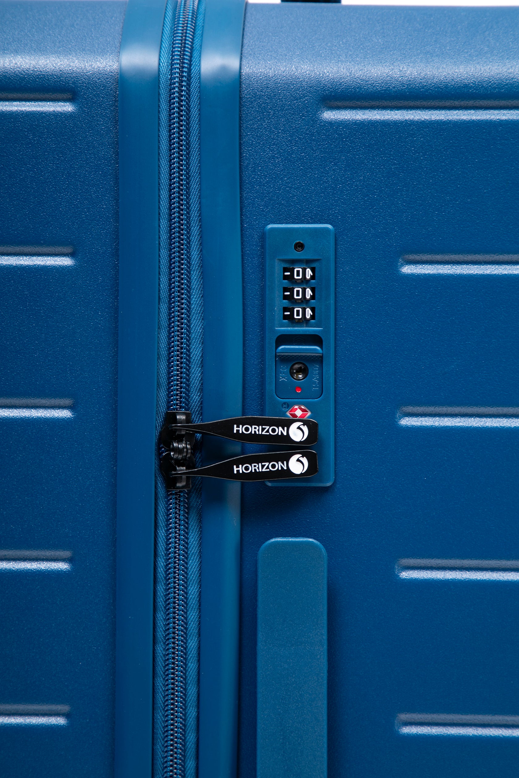 Valise rigide trunk NEW FUSION - Bleu foncé zoom cadenas - Taille M / L / XL - Horizon - Bagages à vivre