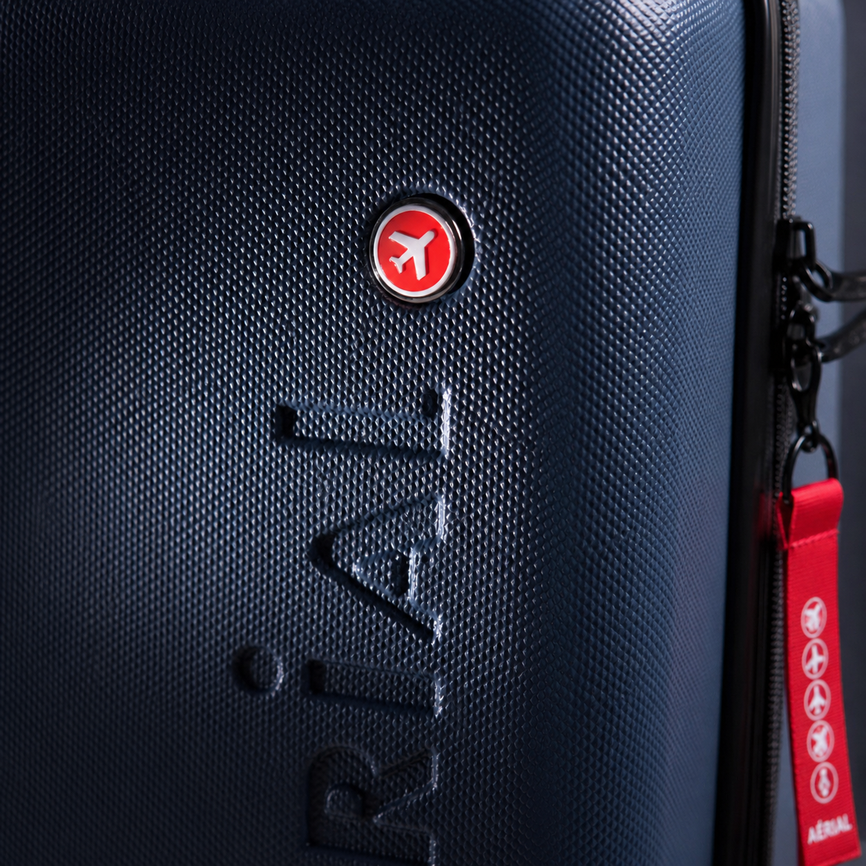 Zoom valise Flex matière et logo